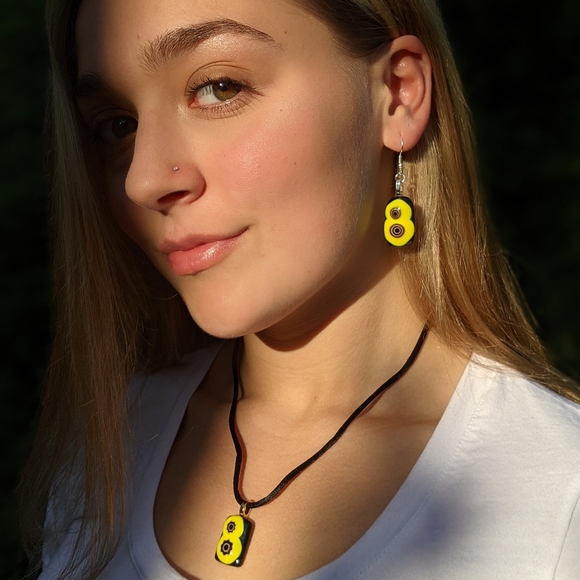 Artisan Handmade fused glass pendant necklace flower wheels avocado - Picture 2 of 2